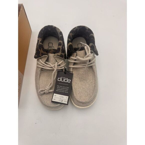 Hey Dudes Britt Cream Cheetah Womens Shoes Size 6 NIB - Picture 2 of 7